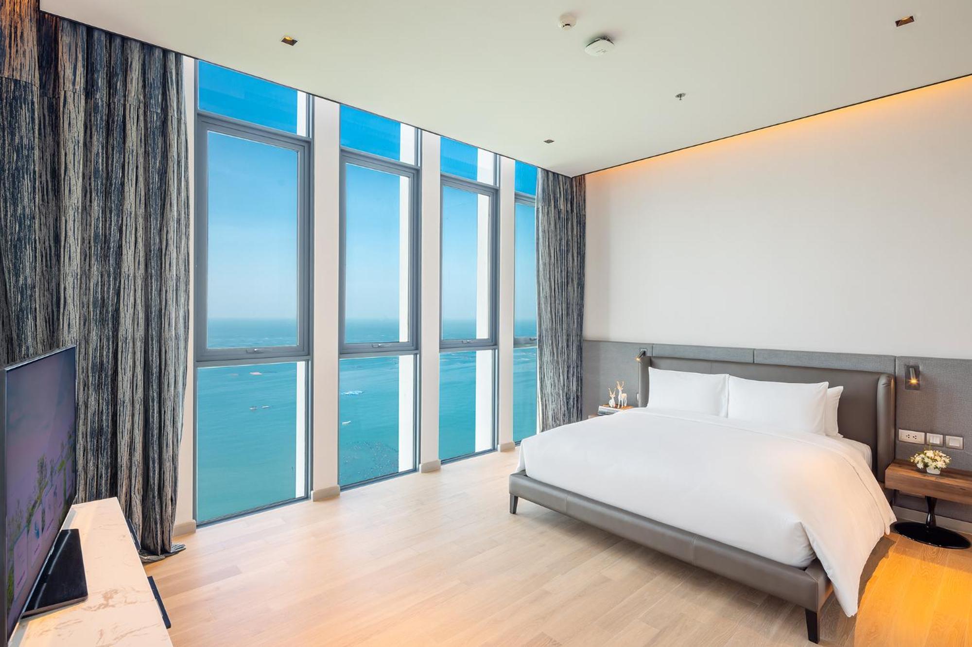 S Sriracha Hotel & Residence Сі-Рача Екстер'єр фото